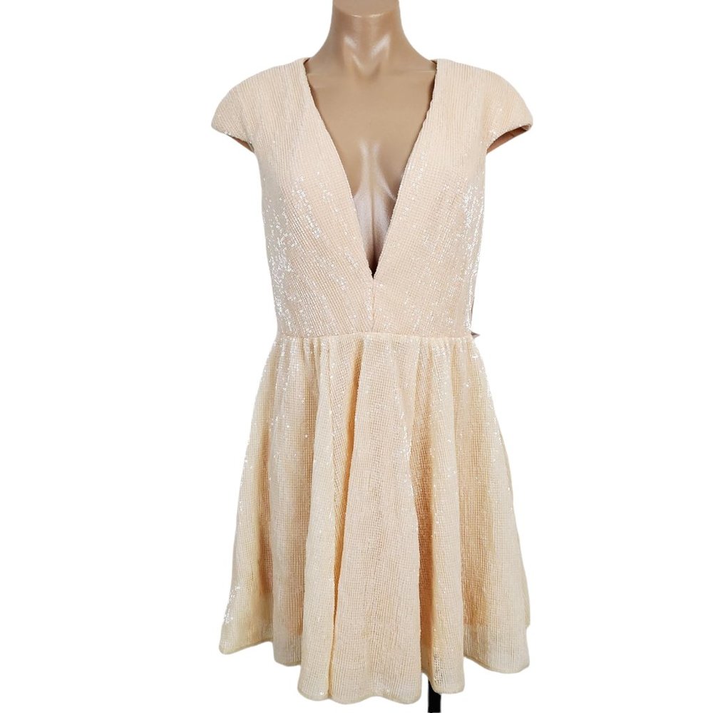 Ieena for Mac Duggal Sequin Fit & Flare Dress 4 Porcelain Cap Sleeve Plunge Neck